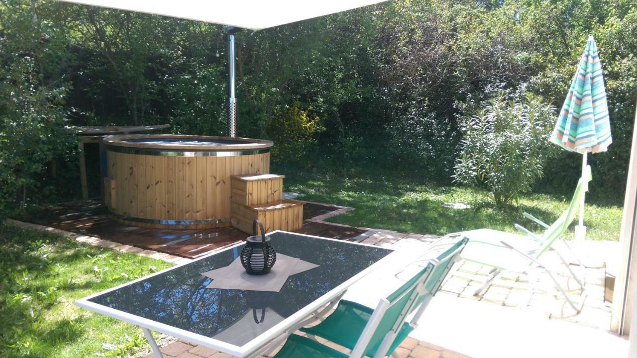 Spa Cabanon De Charme - Le Garagai Meyreuil Eksteriør billede