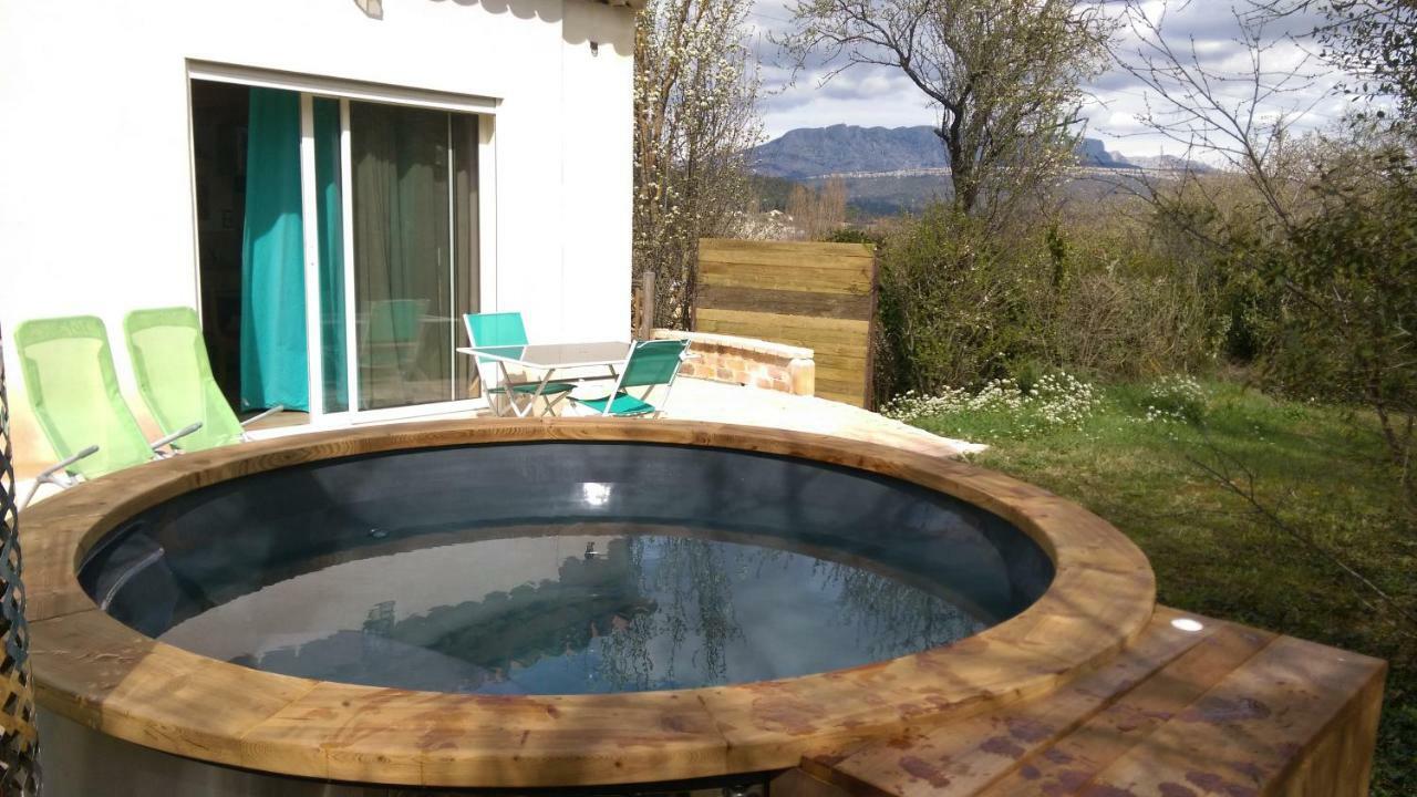 Spa Cabanon De Charme - Le Garagai Meyreuil Eksteriør billede