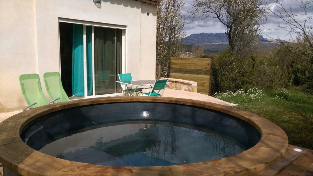 Spa Cabanon De Charme - Le Garagai Meyreuil Eksteriør billede